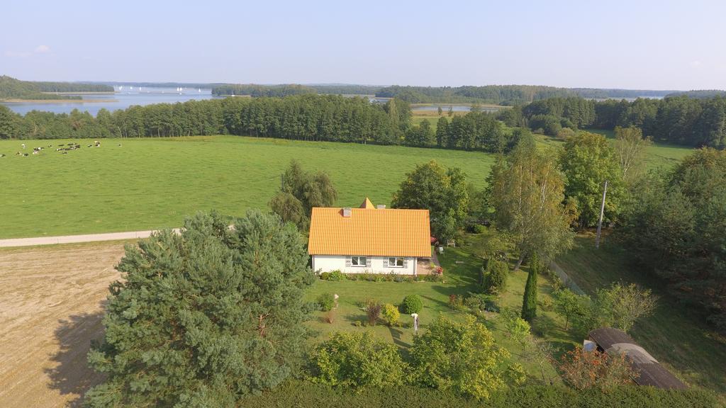 Domek Pod Klonami Na Mazurach Guty Exteriör bild